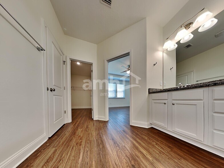 Building Photo - 94 Olivewood Pl