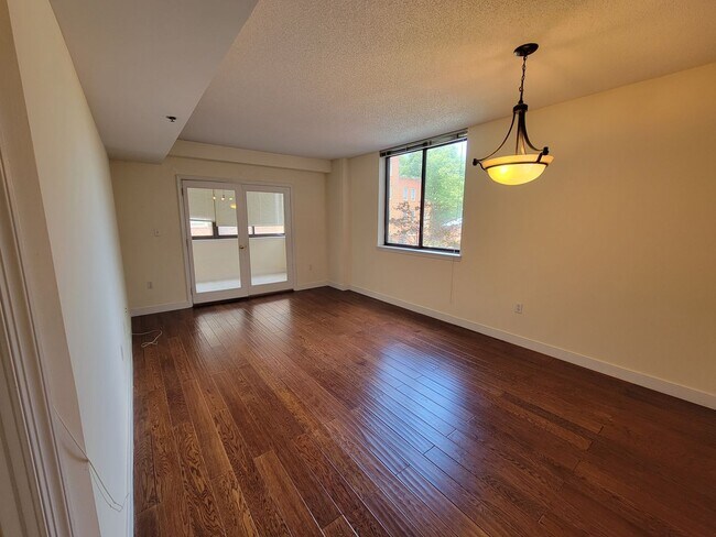 Building Photo - 1BR Condo Two Blocks from Ballston Metro