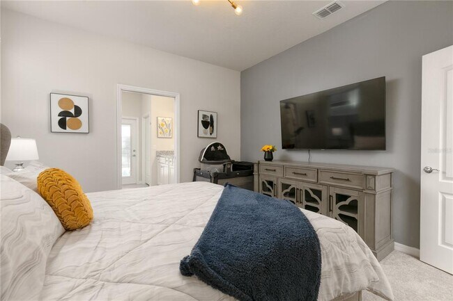 Building Photo - 7227 Oakmoss Loop