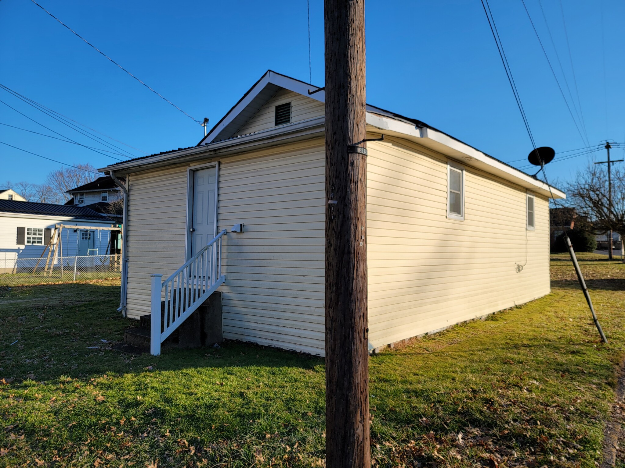 Building Photo - 1342 Grosscup Ave