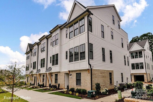 Primary Photo - 608 Old Dominion Dr