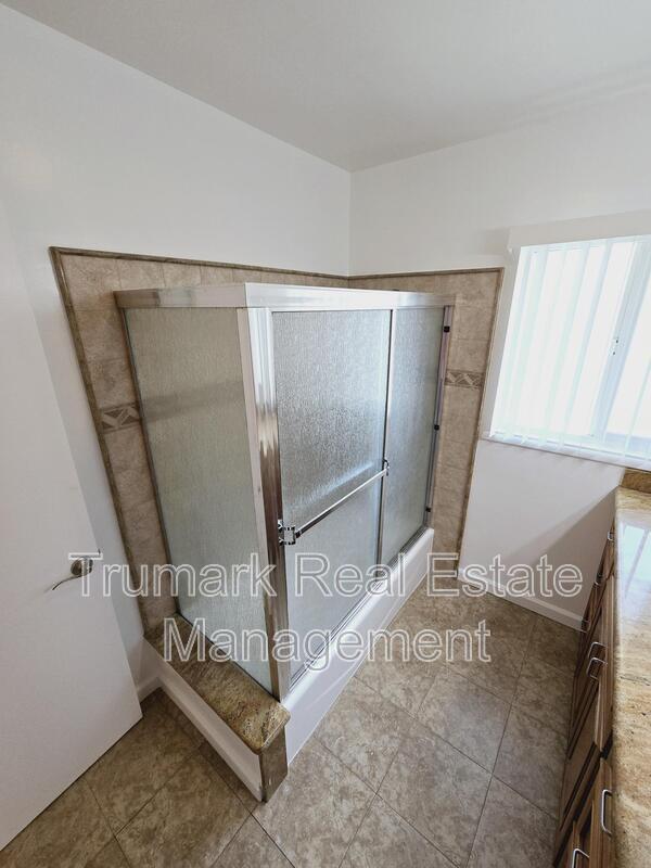 Building Photo - 525 E Harvard Rd