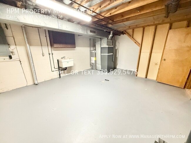 Building Photo - 2379 Ashdale St NW