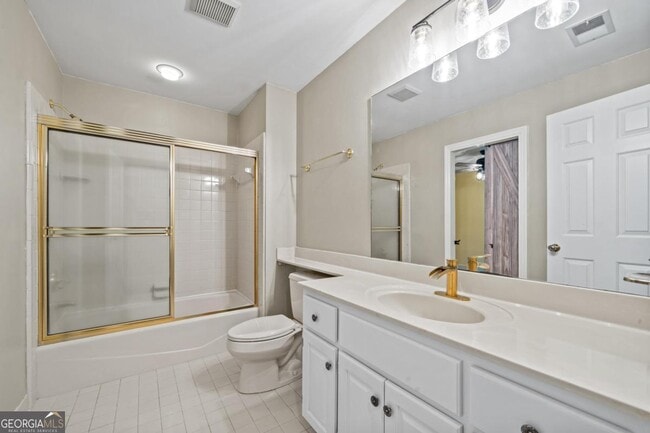 Building Photo - 1043B Clubhouse Ln