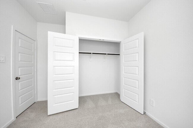 Building Photo - 1043 Cedar Pl Ln