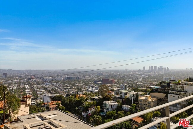 Building Photo - 8435 Franklin Ave