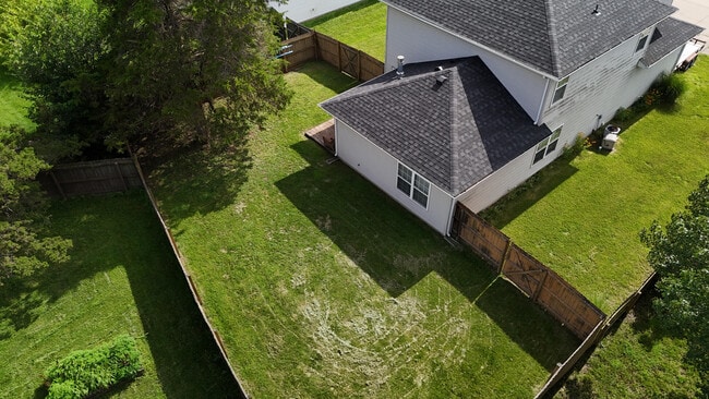 Building Photo - 4006 Meadow View Dr