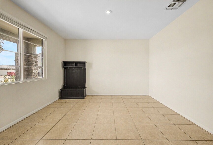 Building Photo - 35 S Biella Pl