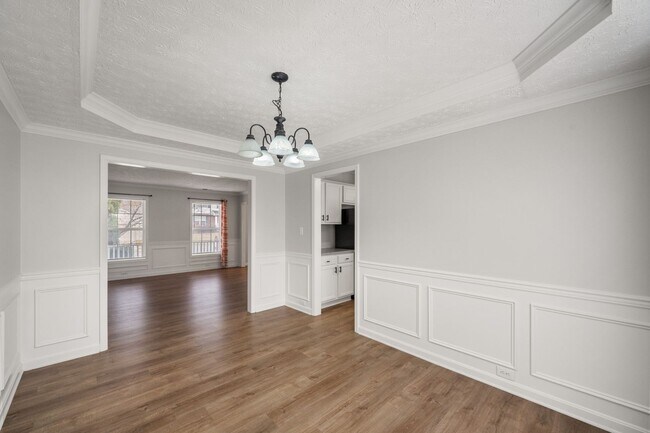 Building Photo - Beautifully Renovated Home in Worthington Place