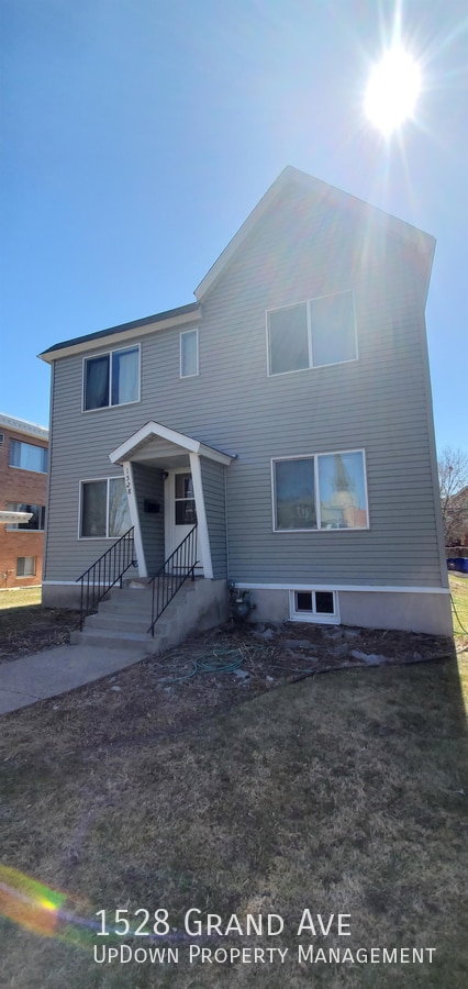 Primary Photo - 1528 Grand Ave