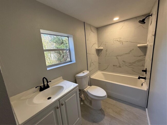 Building Photo - 1205 Dell St