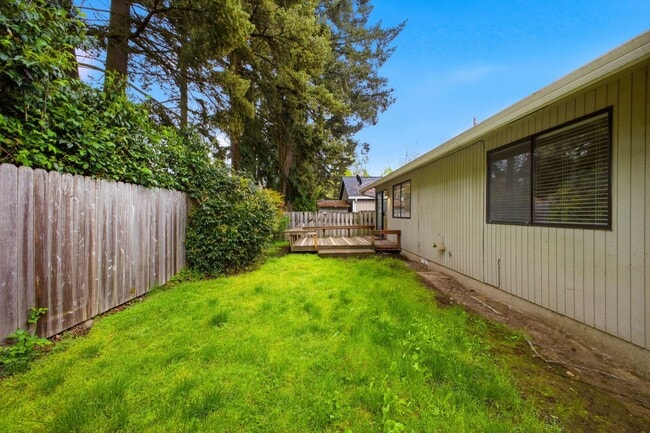 Building Photo - 17563 SW Granada Dr