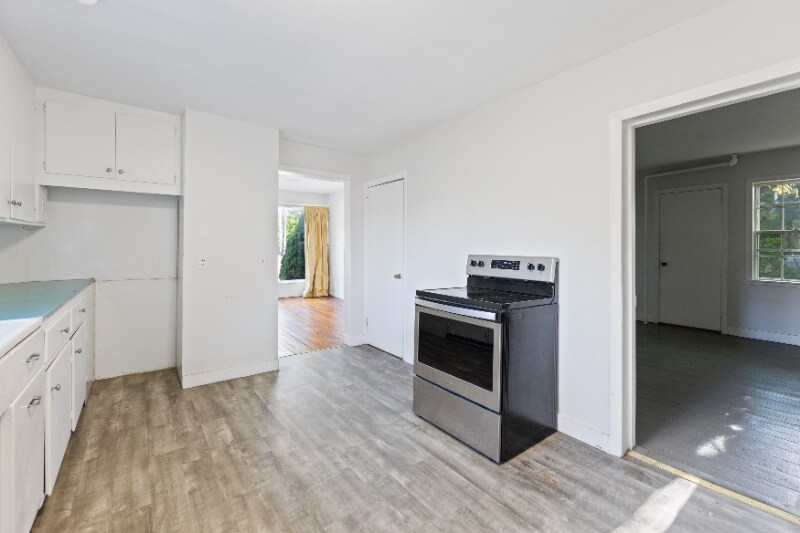 Building Photo - 1281 Main St