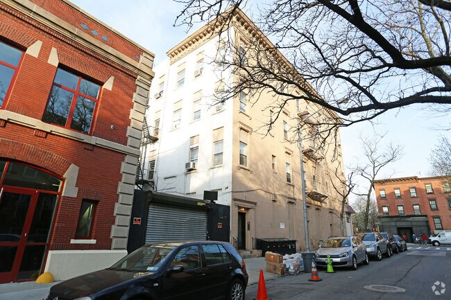 Building Photo - 171 Court St