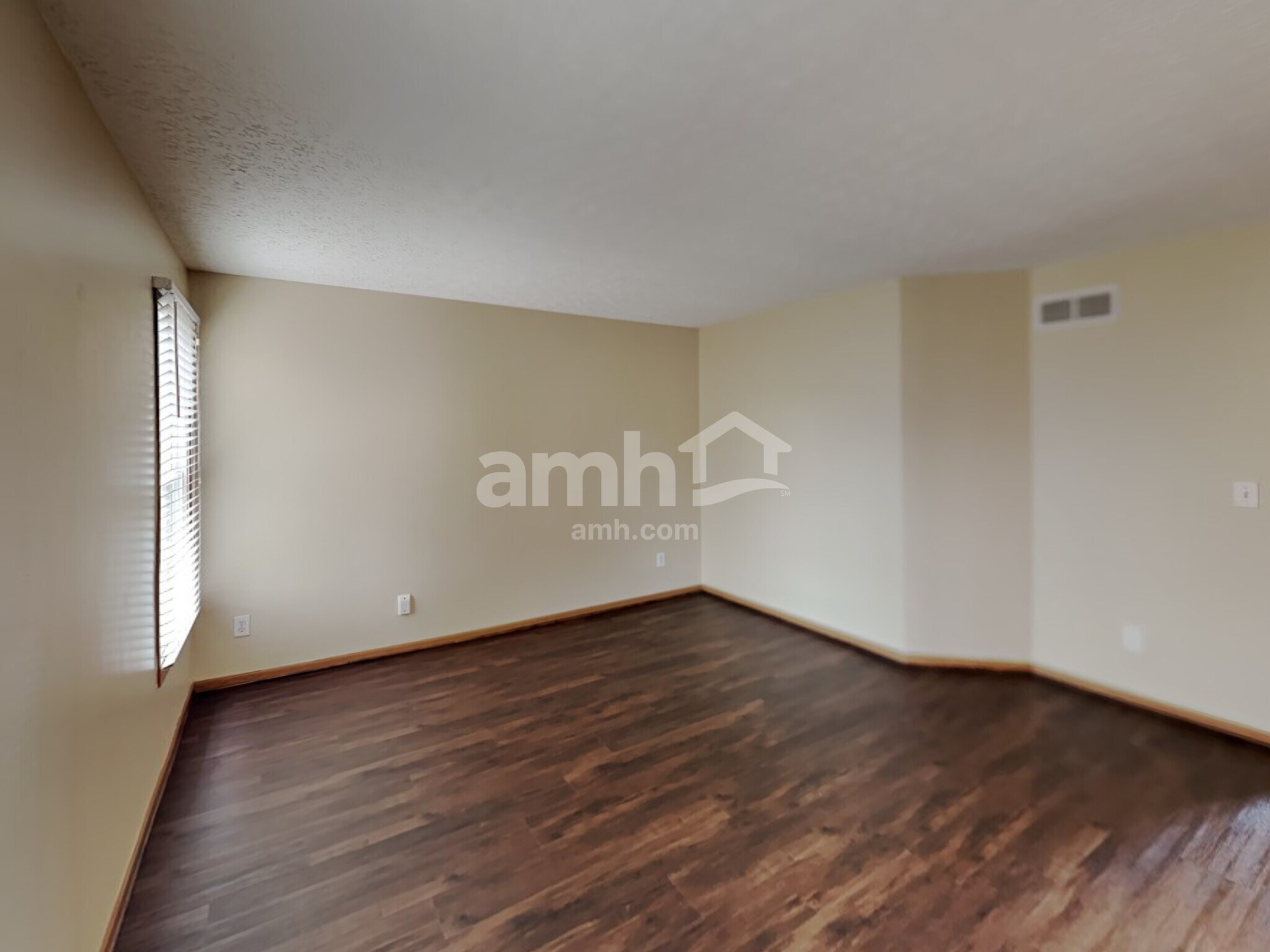 Building Photo - 1840 Pine Grove Pl