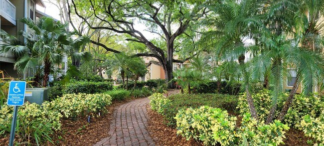 Building Photo - Funished Resort Style Condo in Gated Community- River Front