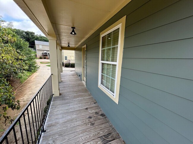 Building Photo - 227 Madison Heights