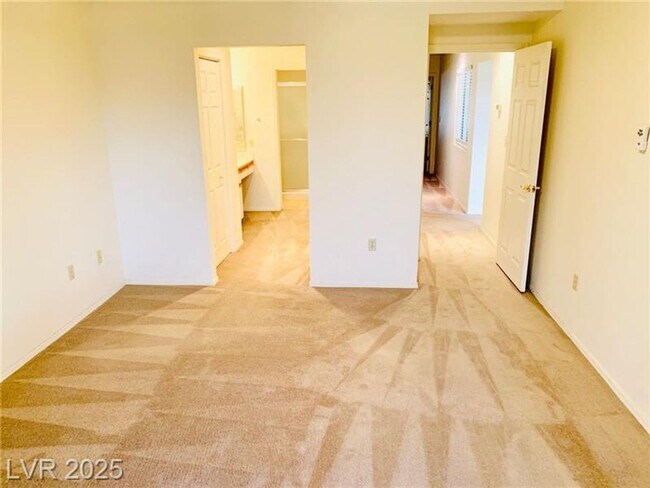 Building Photo - Clean and comfortable townhome in Sun City...