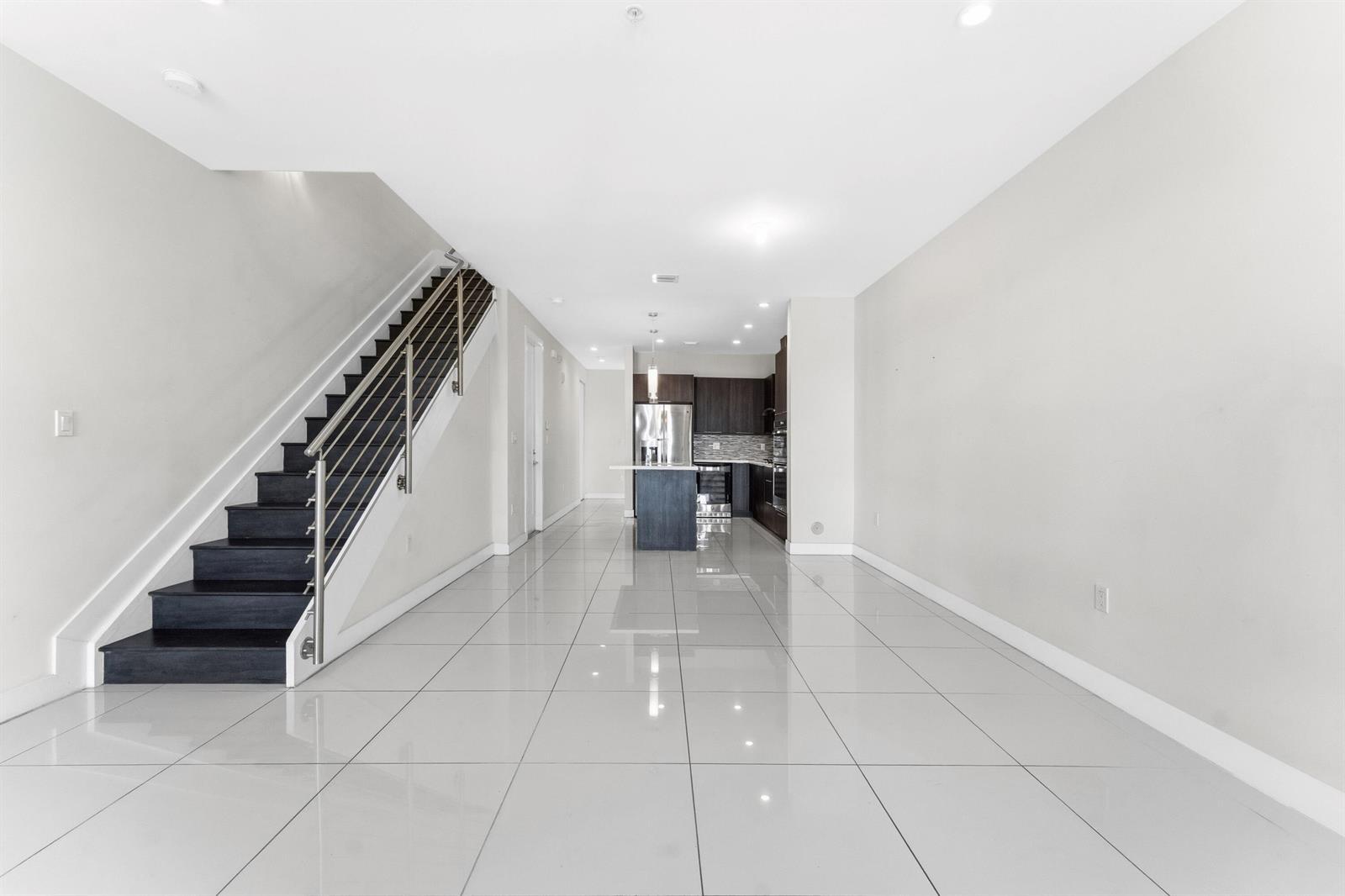 Building Photo - 10220 NW 63rd Ter