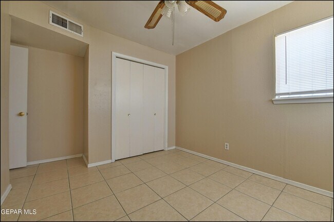 Building Photo - 10711 Ivanhoe Dr