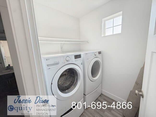 Building Photo - 1822 W Parkview Dr