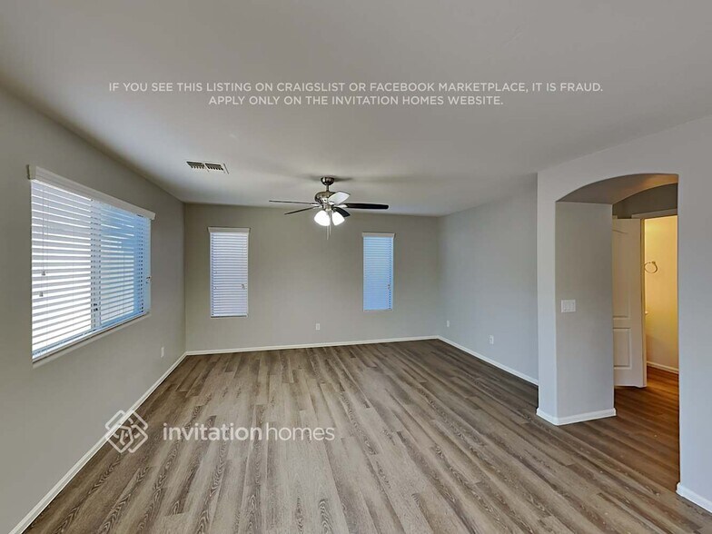 Building Photo - 1236 W Jersey Way