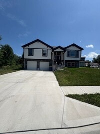Building Photo - 2050 Riverstone Dr