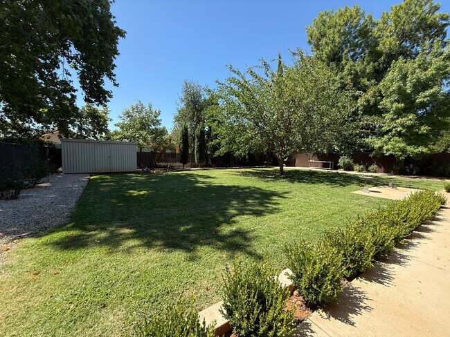 Building Photo - 1065 Del Moll Dr