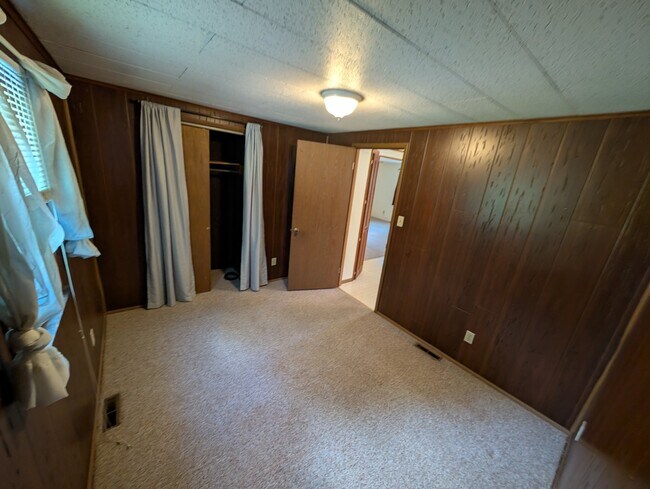 Building Photo - 6383 Zorn Rd