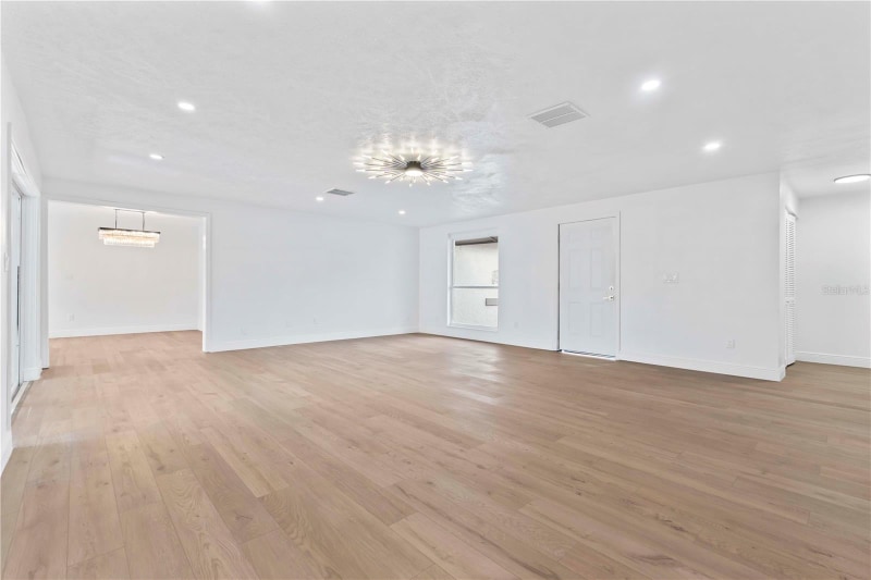 Building Photo - 10072 Northcliffe Blvd