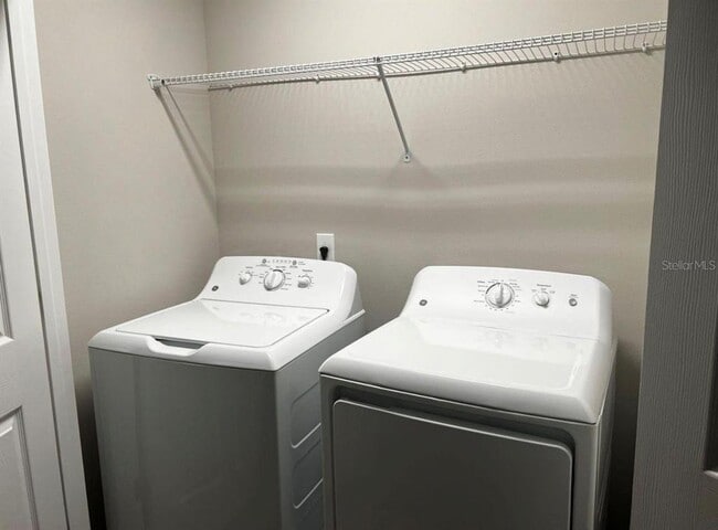 Building Photo - 10552 Salt Grove St