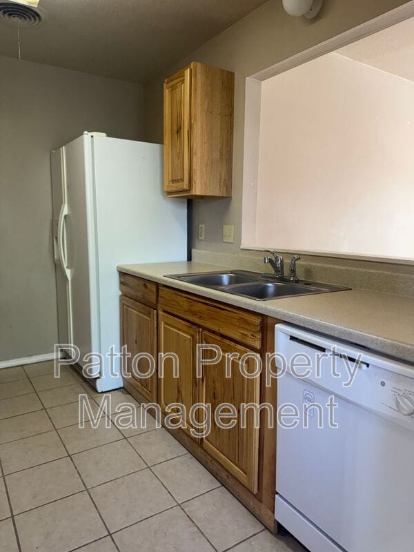 Building Photo - 29 Southridge Dr
