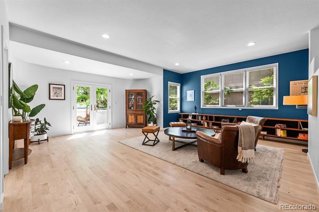 Building Photo - 1065 S Race St