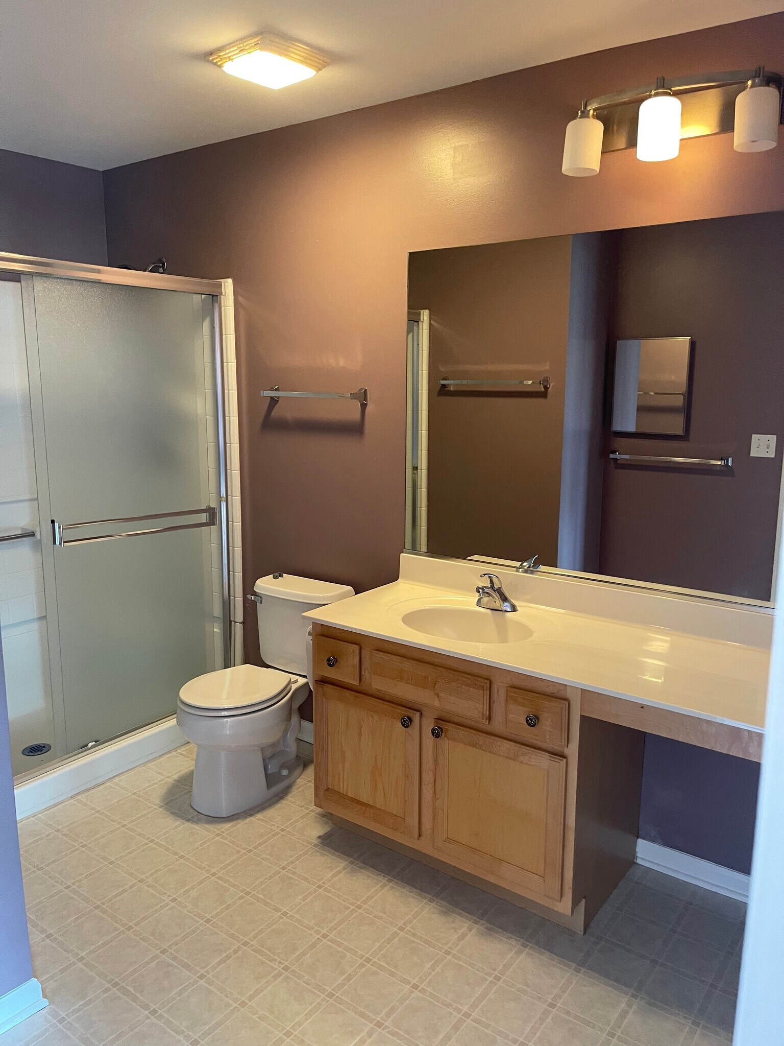 Building Photo - 1022 Evergreen Cir