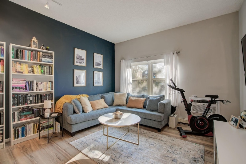 Building Photo - 215 7th St NE