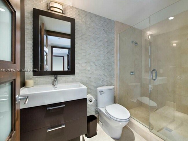 Building Photo - 5875 Collins Ave