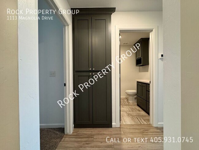 Building Photo - 1113 Magnolia Dr