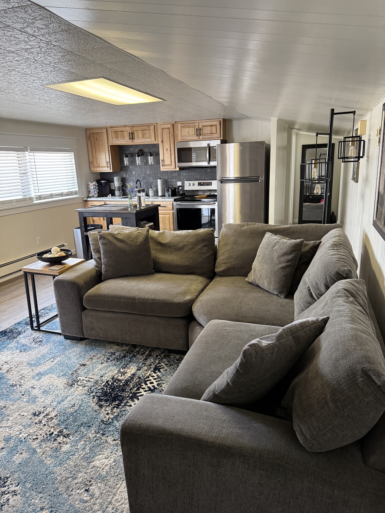 Building Photo - 909 27th Ave