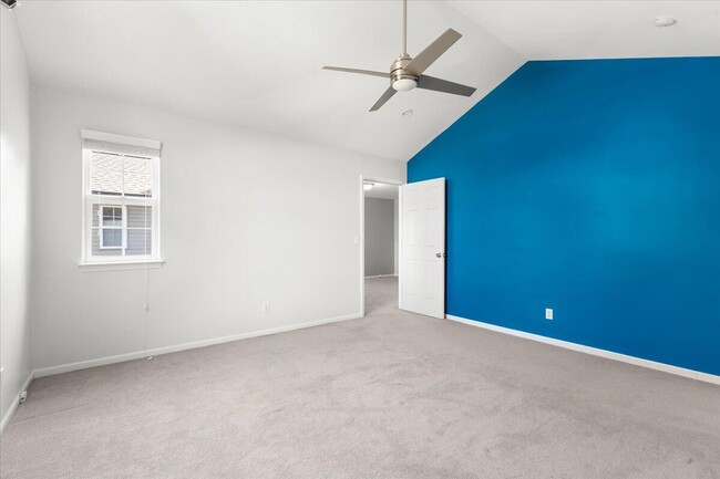 Building Photo - 41784 Glade Rd