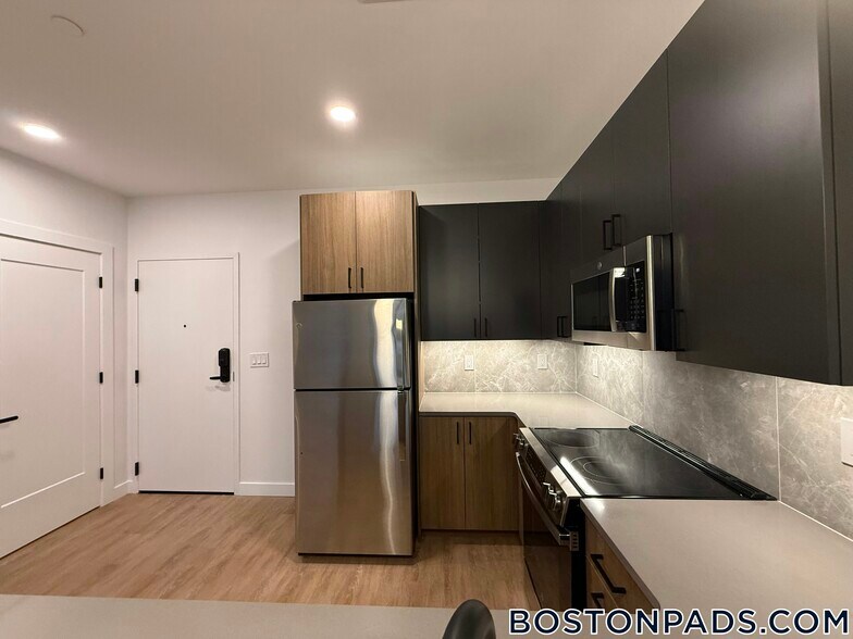 Building Photo - 199 Gardner St