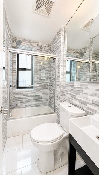 Building Photo - 523 W 135th St