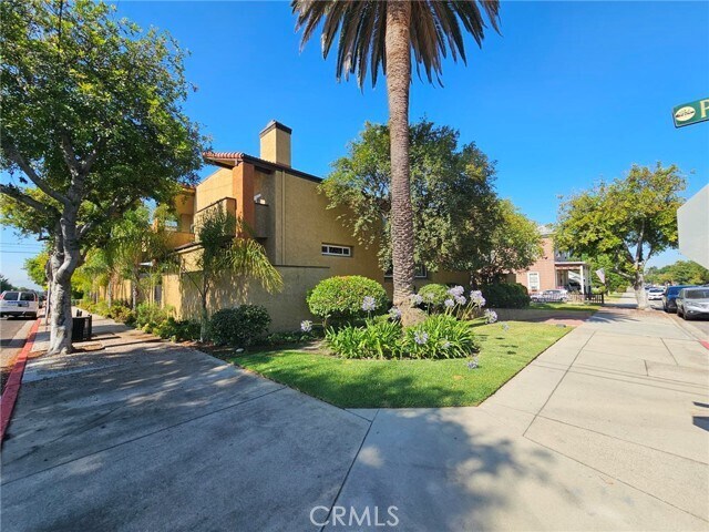 Building Photo - 200 W Lime Ave