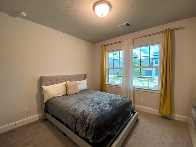 Building Photo - 10011 Serenity Grv Dr