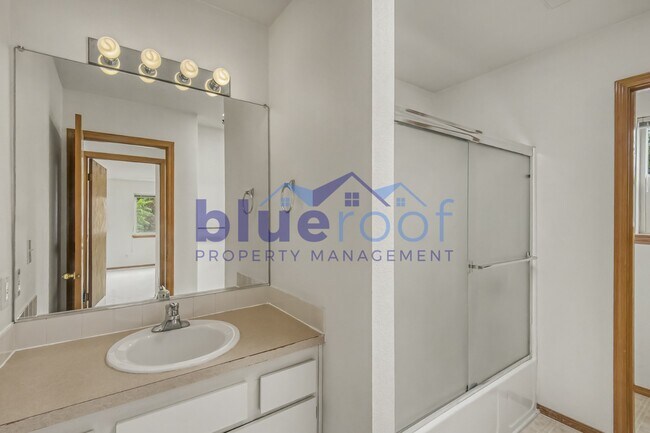 Building Photo - 520-522 SW 150th Ave
