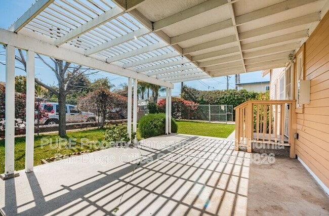 Building Photo - 405 N Juniper St