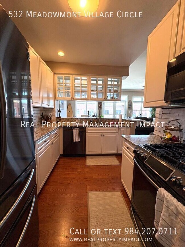 Building Photo - 532 Meadowmont Village Cir