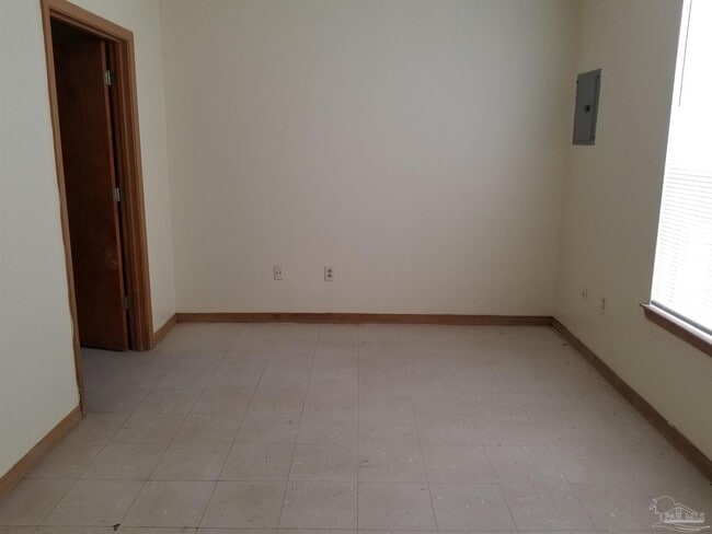 Building Photo - 5016 Lillian Hwy