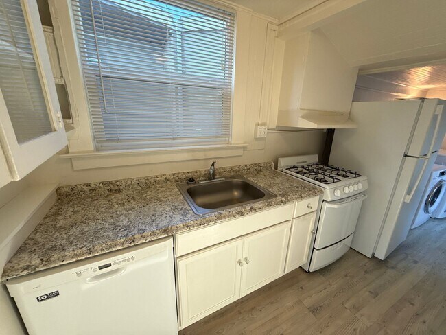 Building Photo - RC- 3894-3896 Ruby St., Oakland, CA, 94609
