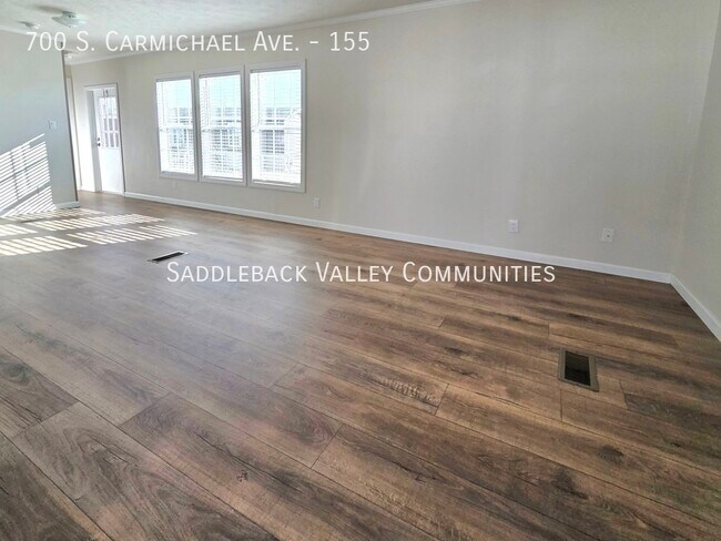 Building Photo - 700 S Carmichael Ave