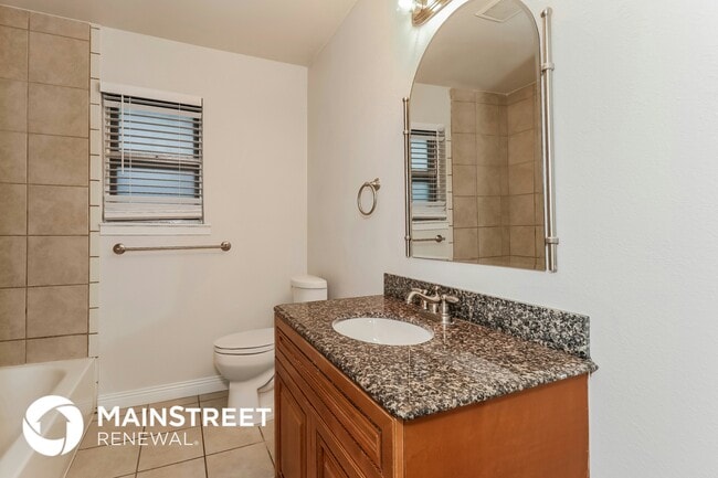 Building Photo - 1003 Holly Hill Ct